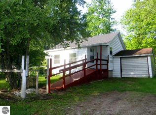 27 N Plank Rd, Tawas City, MI 48763
