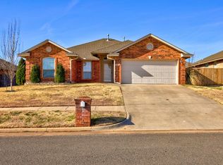 1413 Meadow Run Dr, Moore, OK 73160