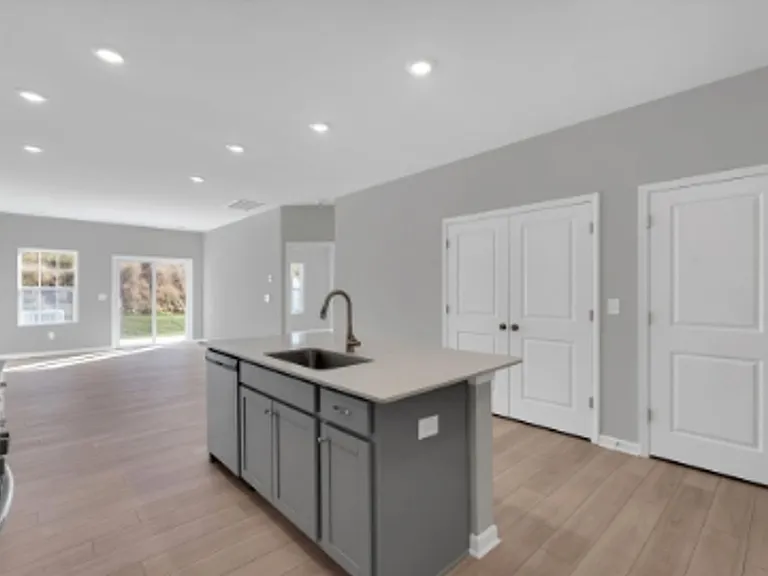 40 Ferryhill Dr — Photo 9