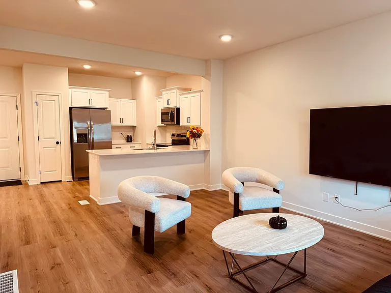 11405 N 161st Ct — Photo 5