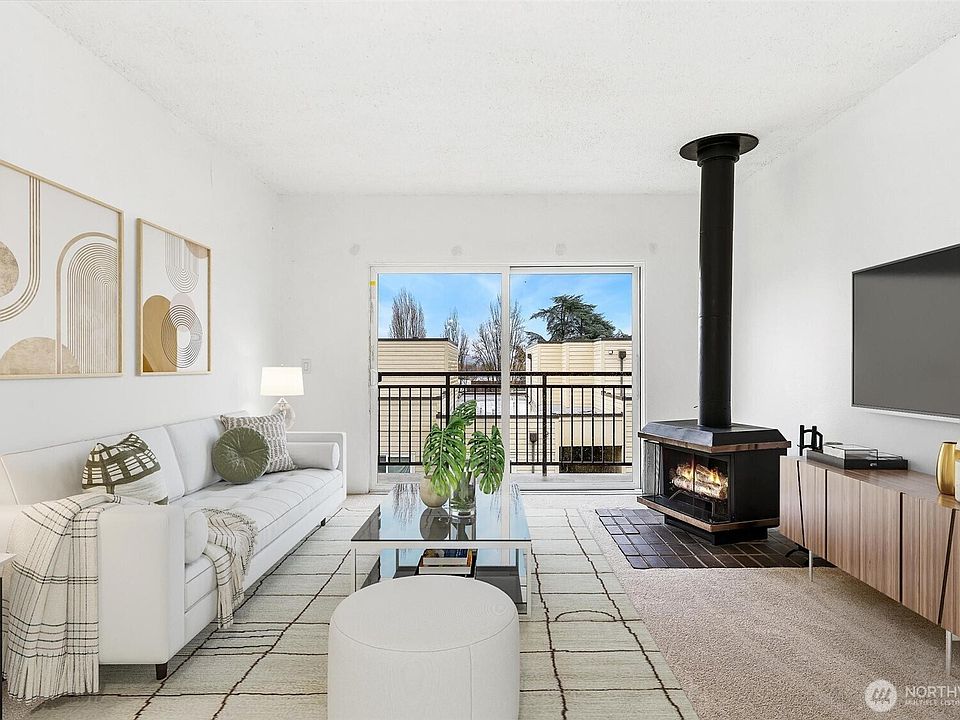1st image of 5832 NE 75th Street #E304