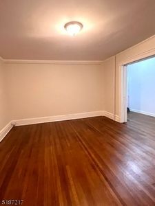 33 Washington Ter, East Orange, NJ, 07017