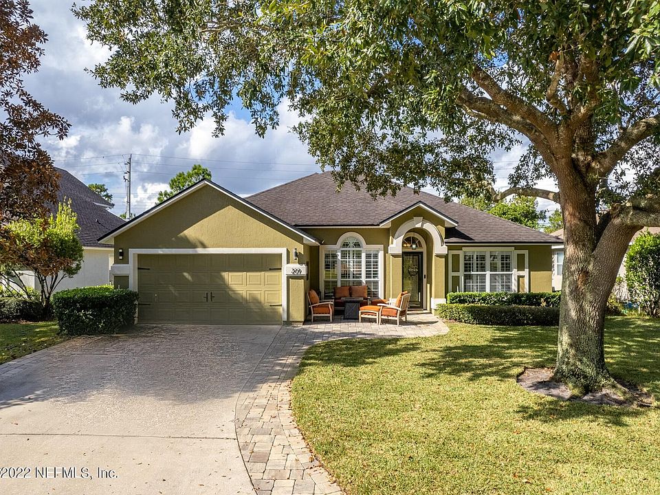 1st image of 209 W Silverthorn Ln