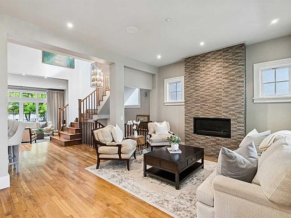 4th image of 3202 W Vercheres St SW