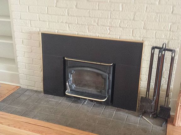 Living Room-Fireplace