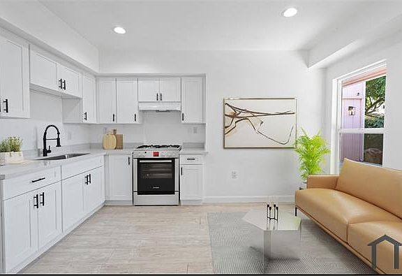 2nd image of 107 3rd St #D