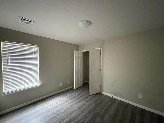 3rd image of 2805 Wheatland Dr