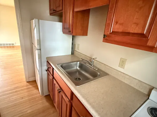 1825 S 14th St #1825, Lincoln, NE 68502
