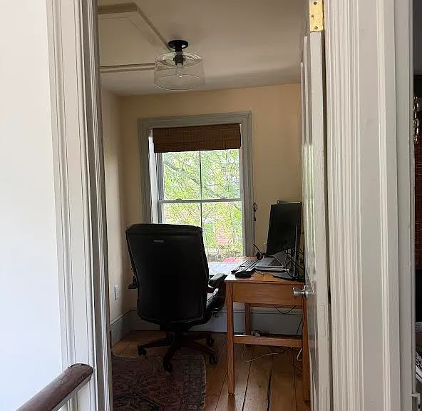 114 E Barnard St — Photo 18