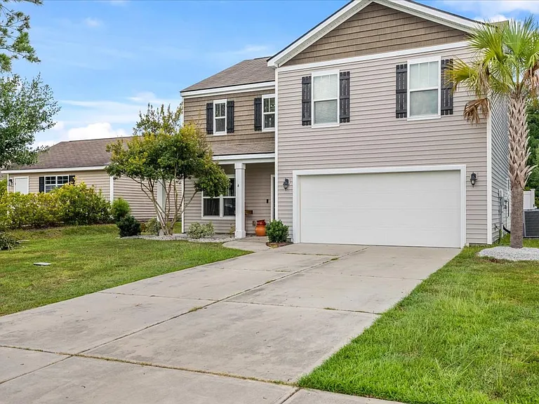 4 Gardenia Dr — Photo 2
