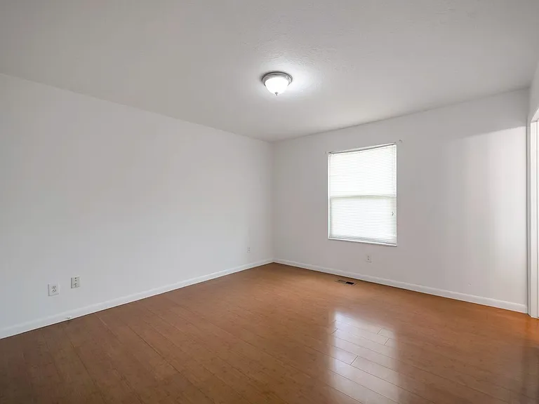 1662 S 400 W — Photo 12