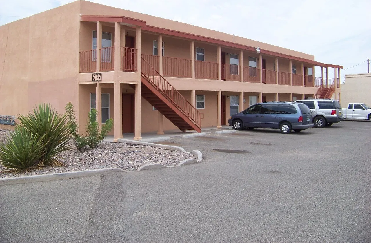 Foster 637 — Photo 1