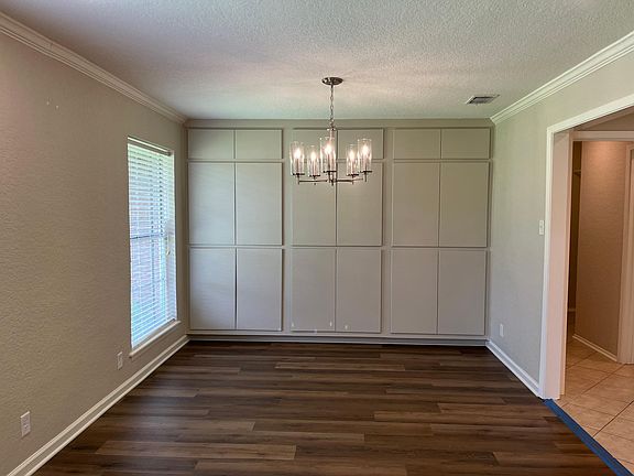 5th image of 808 Top Hill Dr
