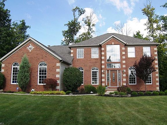 2nd image of 155 Idlewood Ln