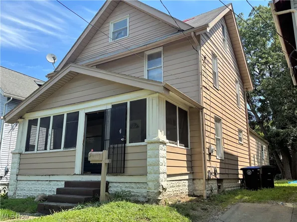 567 Garry Rd, Akron, OH 44305