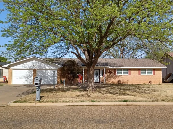 1106 Jefferson St, Plainview, TX 79072