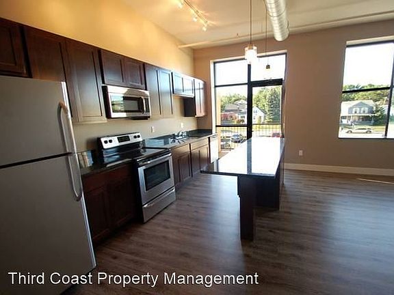 2nd image of 855 Michigan St NE #4052309
