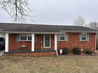 71 Woodland St, Pikeville, TN 37367