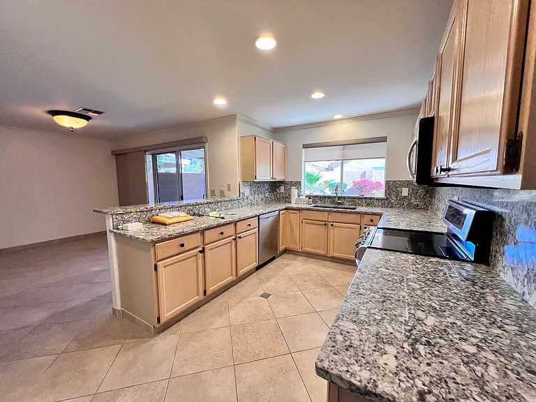3310 E Nighthawk Way — Photo 3