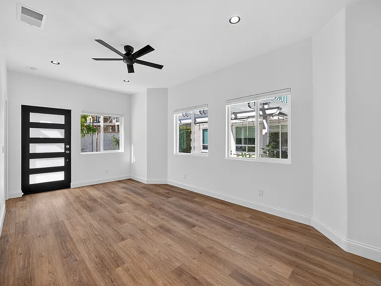 7827 Calle Jalisco — Photo 13