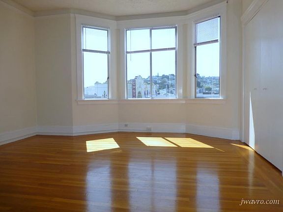 2nd image of 2420 Market St APT 4