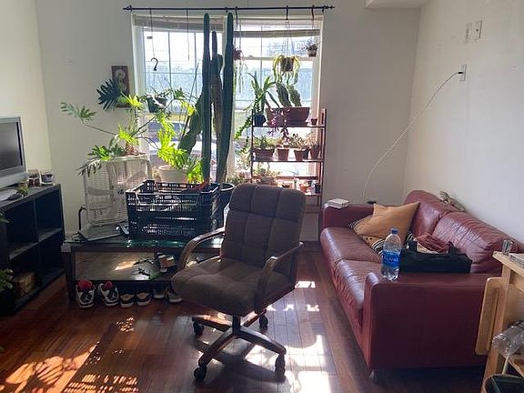 2nd image of 169 W Jefferson St APT 1
