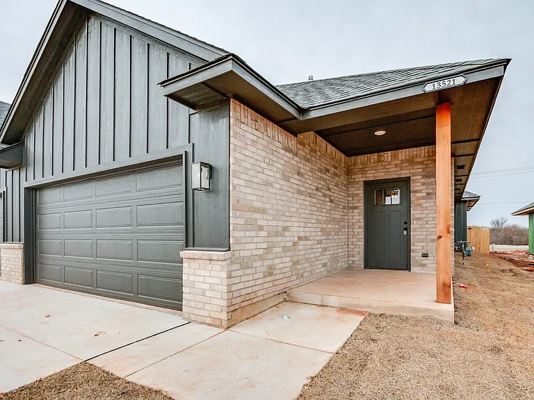 13517&13521 Calli Ct — Photo 4
