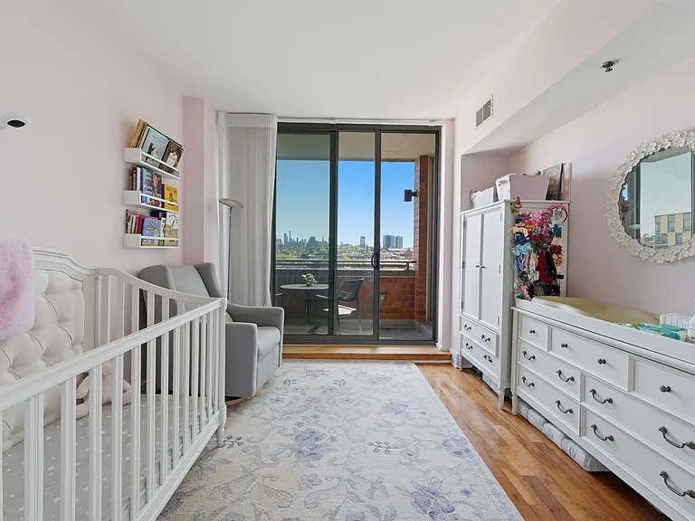 800 Jackson St — Photo 14