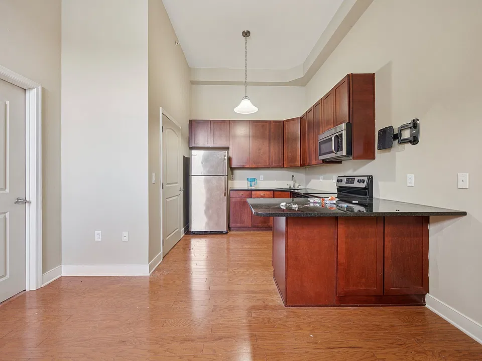 171 Grape St #201