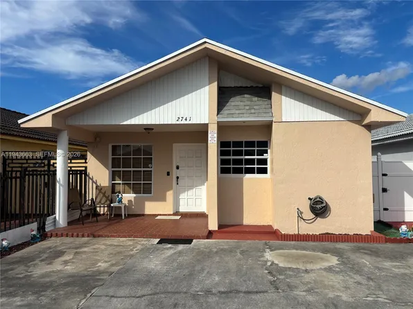 2741 W 74th St, Hialeah, FL 33016