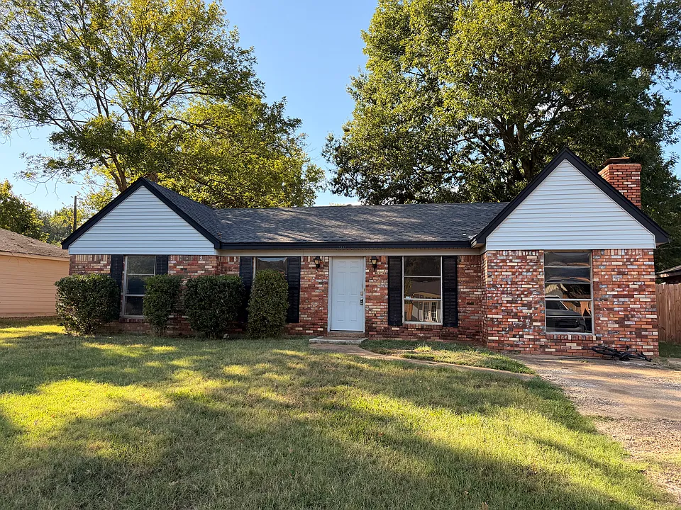 7827 Brentwood Dr