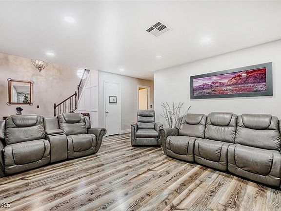 5th image of 1216 Gallery Shores Dr