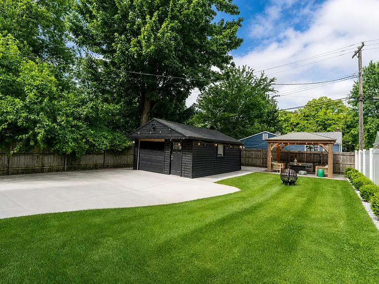 1328 McLean Ave — Photo 20