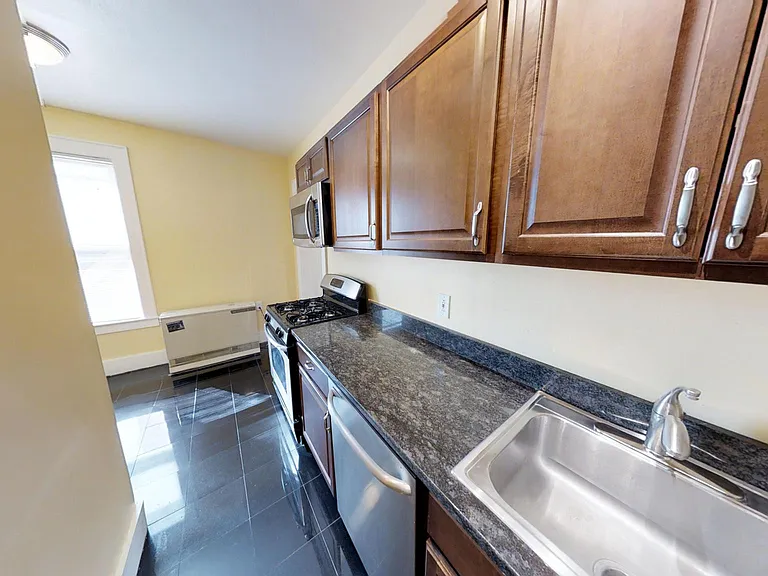 1929 E Genesee St #6 — Photo 6