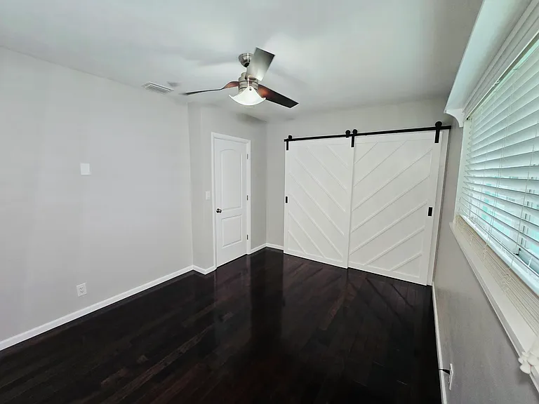 2360 SW 15th St — Photo 13