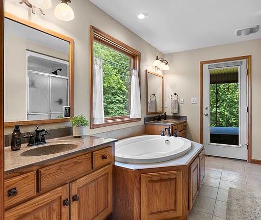3rd image of 304 Timberlake Ln