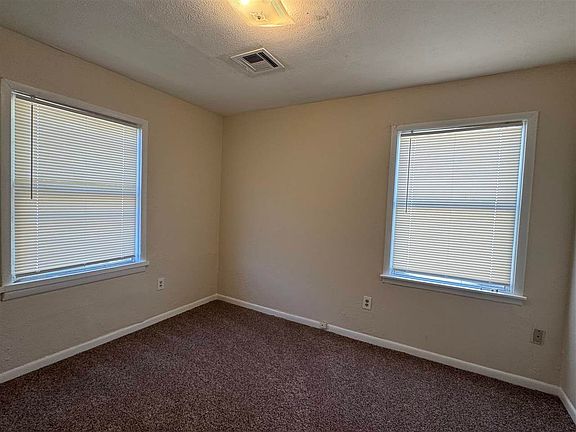 5th image of 1605 NW Williams Ave