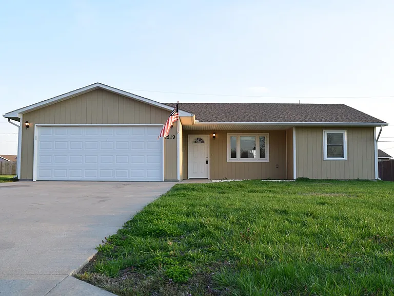 1219 Red Wheat Dr — Photo 1