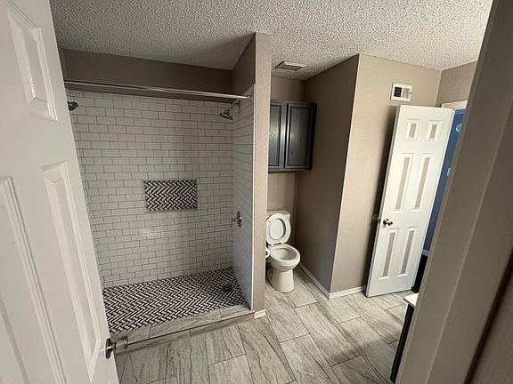3rd image of 214 Briar Creek Dr