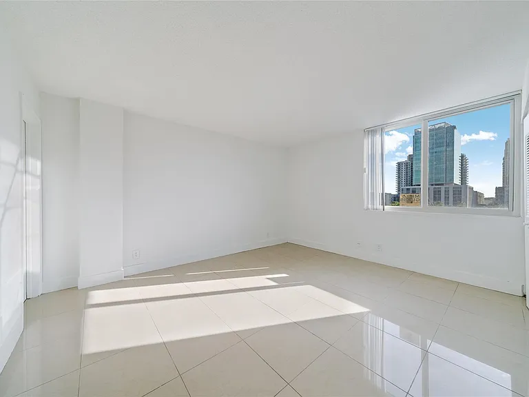 9001 SW 77th Ave #C803 — Photo 9