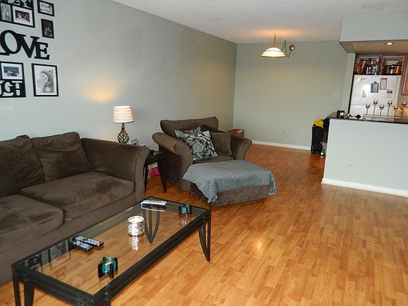 5th image of 1 Bloomingdale Pl APT 405
