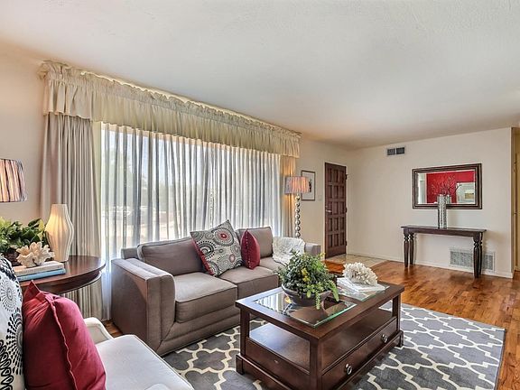 4th image of 6728 Canterbury Ct