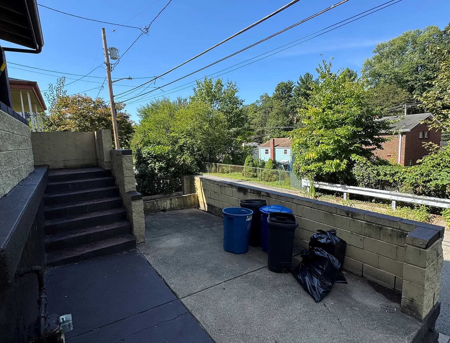 3 bed, 2.5 bath, 1320 sqft, $1,750 — Photo 2