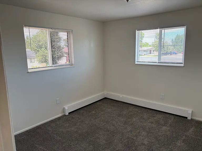 645 Voiles Pl #1 — Photo 8