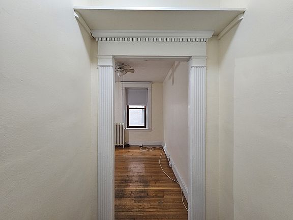 3rd image of 8 Garrison St APT 500