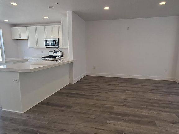 3rd image of 3841 W Mossmorran Ln