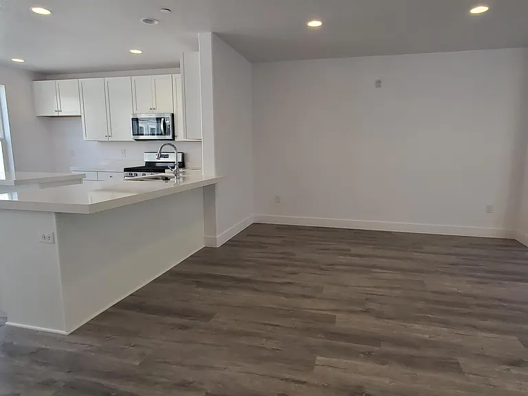 3841 W Mossmorran Ln — Photo 3