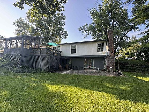 5th image of 1218 Woodlawn Dr