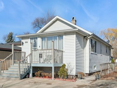 864 E Thacker St, Des Plaines, IL, 60016