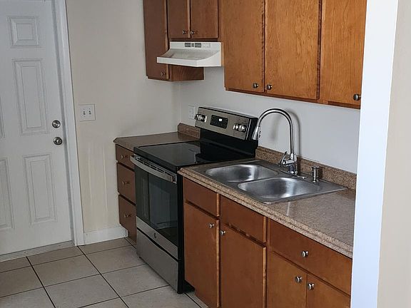 2nd image of 1911 W Fig St APT A